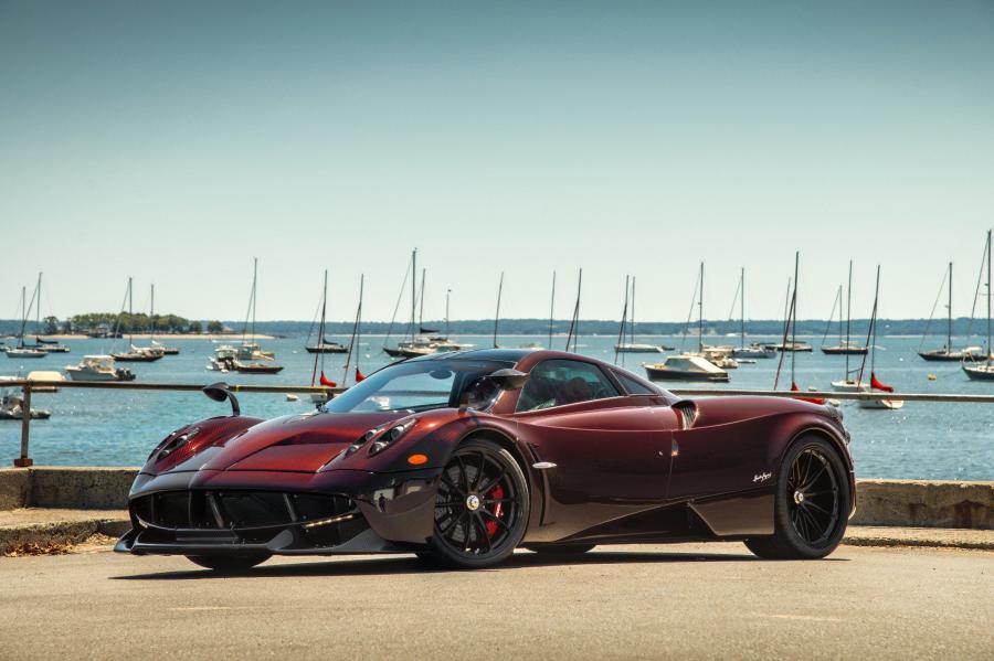  Pagani Huayra Red Carbon 2014 года  (фото 1 из 26)